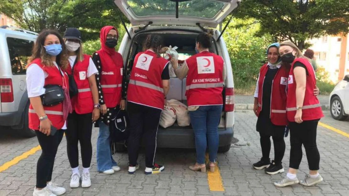 Kızılay aracını kirli gören Fatma Teyze'nin hareketi duygulandırdı