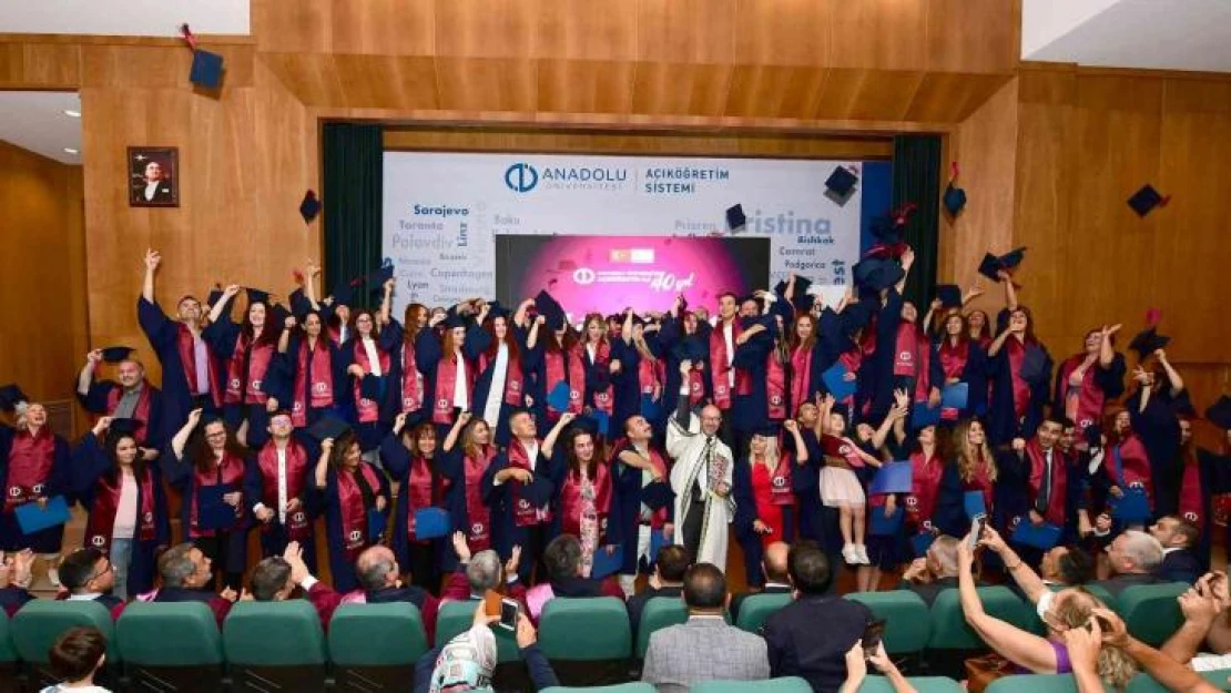 KKTC Cumhurbaşkanı Tatar, Anadolu Üniversitesi mezuniyet törenine katıldı