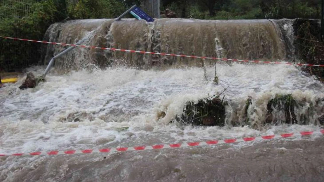 Kocaeli'de sağanak hayatı felç etti