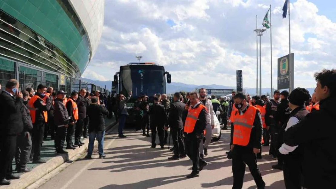 Kocaelispor - Denizlispor maçının ardından tansiyon yükseldi