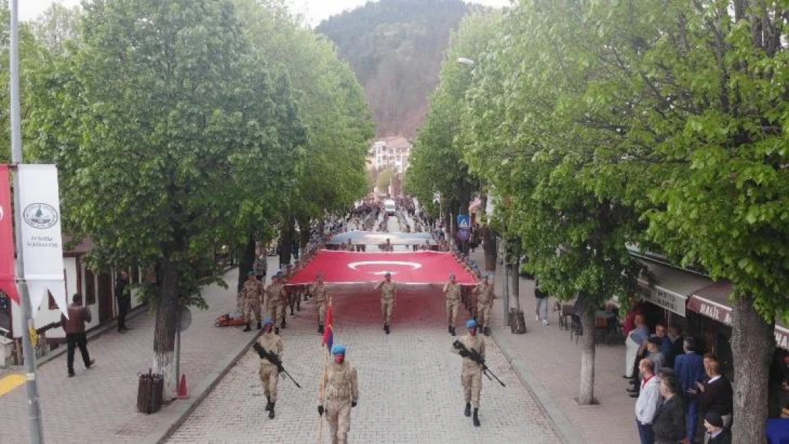 Komandolardan 19 Mayıs'a özel nefes kesen gösteri