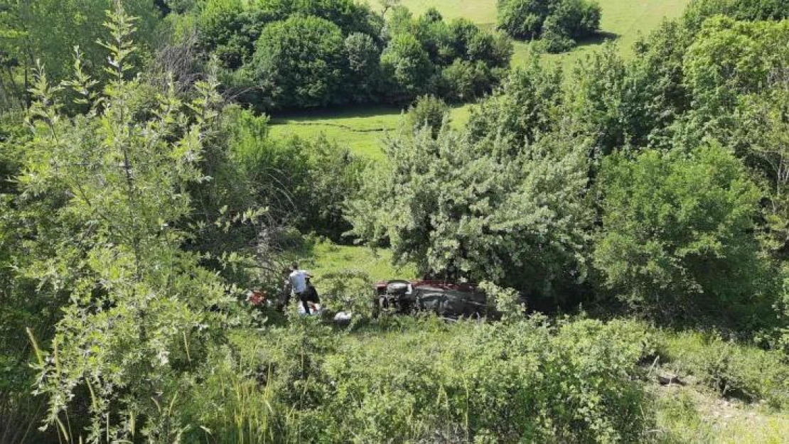 Kontrolden çıkan otomobil şarampole yuvarlandı: 3 yaralı