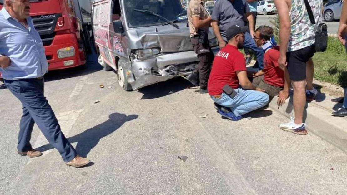 Konya'da 3 araçlı zincirleme kaza: 3 yaralı