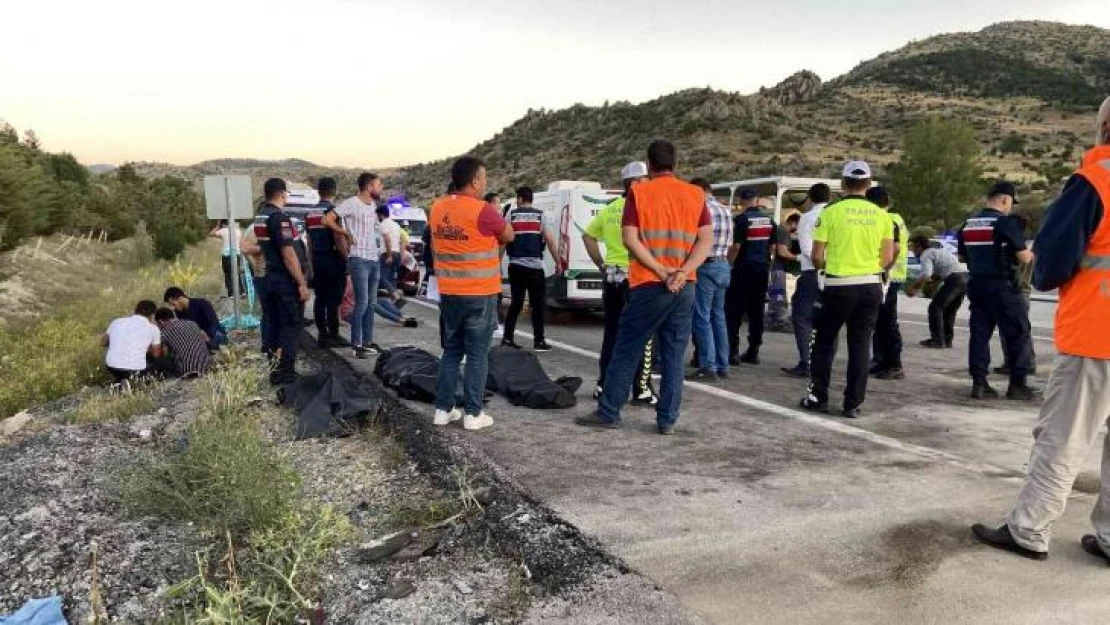 Konya'da iki otomobil çarpıştı: 5 ölü, 4 yaralı