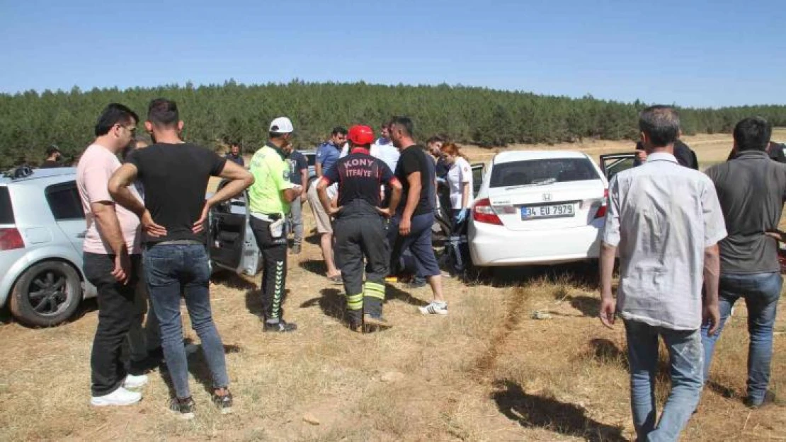 Konya'da iki otomobil çarpıştı: 3 yaralı