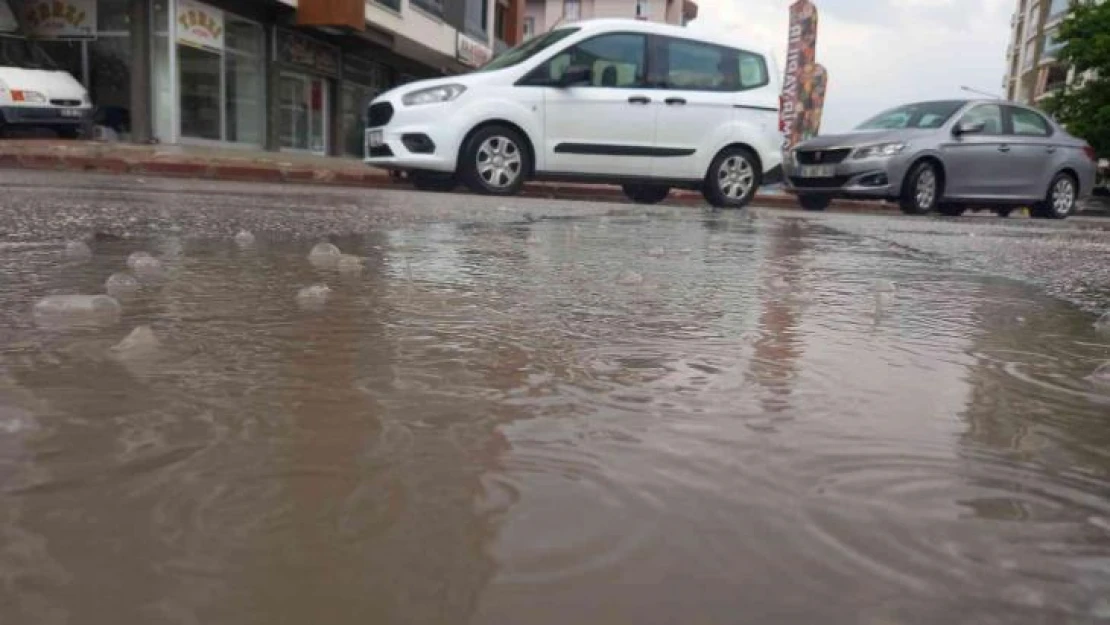 Konya'da yağış etkili oldu, çalışmalar devam ediyor