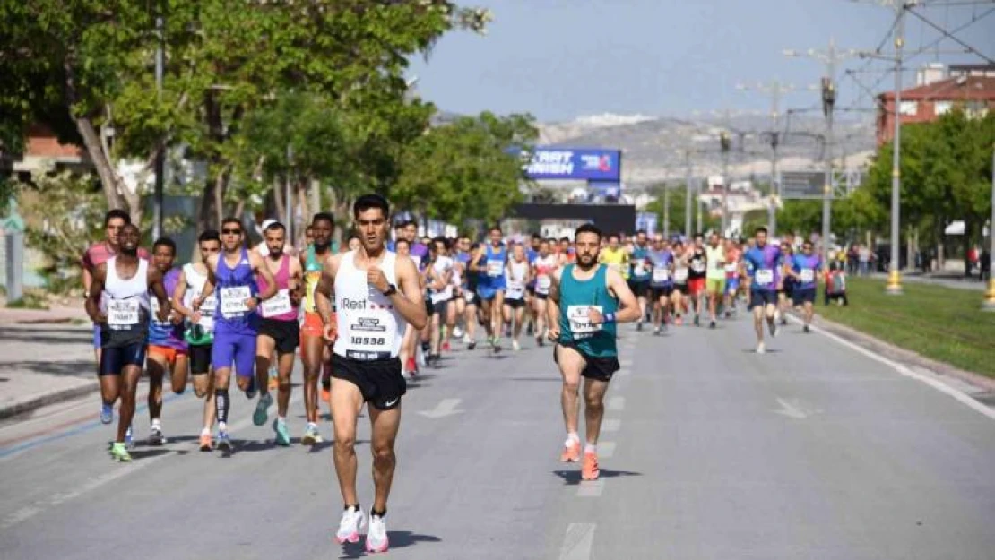 Konya'da yarı maraton coşkusu