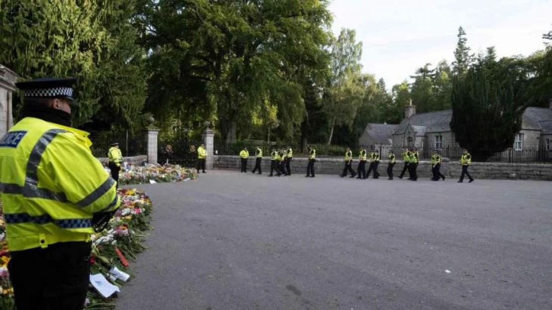 Kraliçe II. Elizabeth'in cenazesi Balmoral Kalesi'nden çıkarıldı