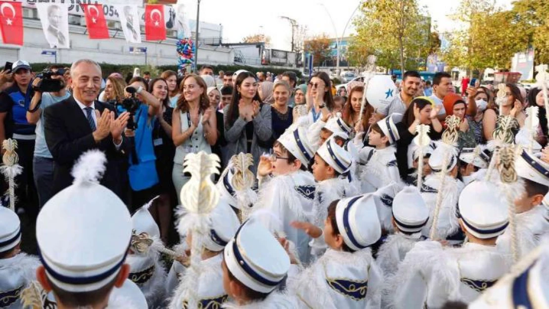 Küçükçekmece'de toplu sünnet şöleni: 554 çocuk sünnet ettirildi