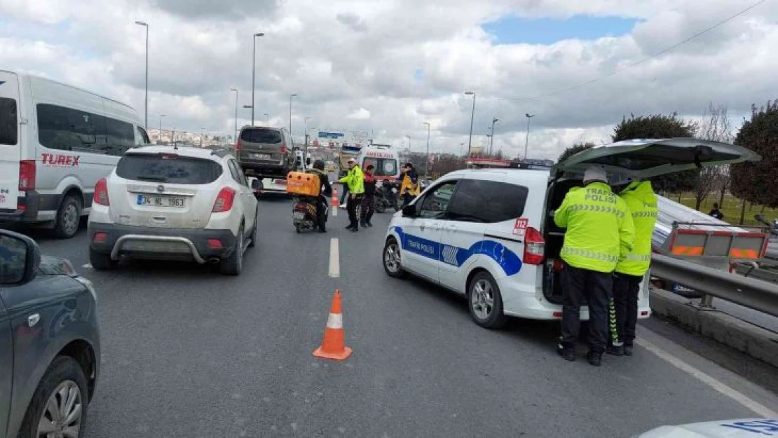 Küçükçekmece E-5'te feci kaza: Hafriyat kamyonunun altında metrelerce sürüklendi