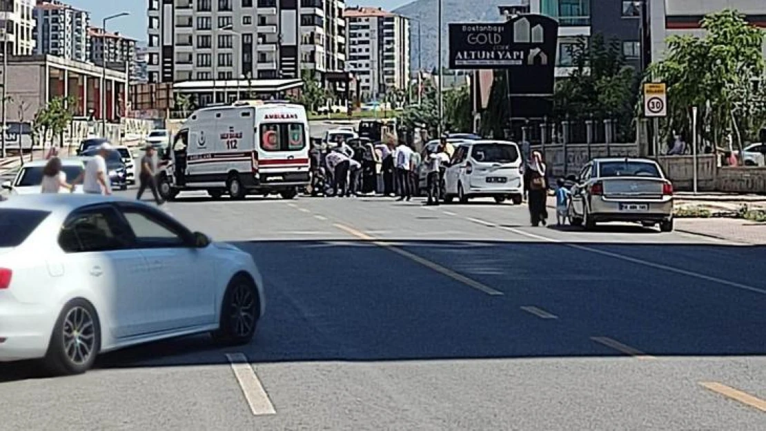 Malatya'da otomobille çarpışan bisikletli ağır yaralandı