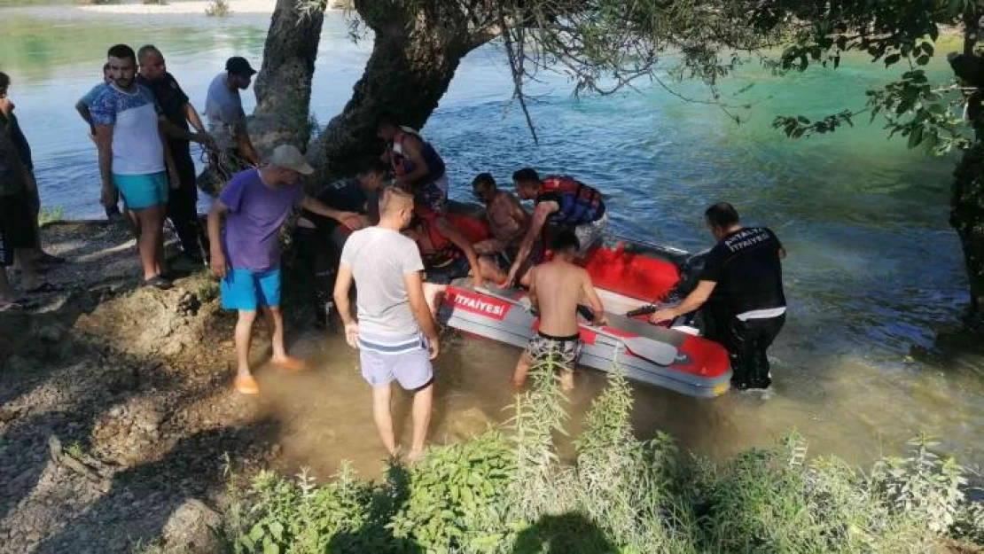 Manavgat Irmağı'nda mahsur kalan vatandaşlar itfaiye ekiplerince kurtarıldı