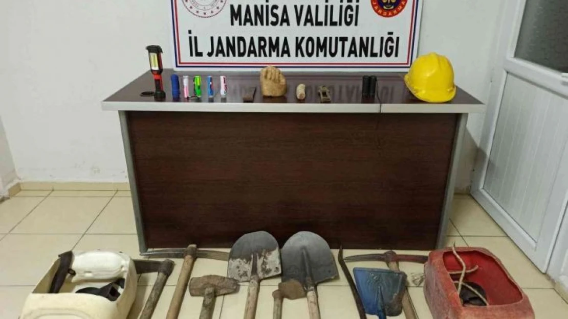 Manisa'da kaçak kazıya suçüstü