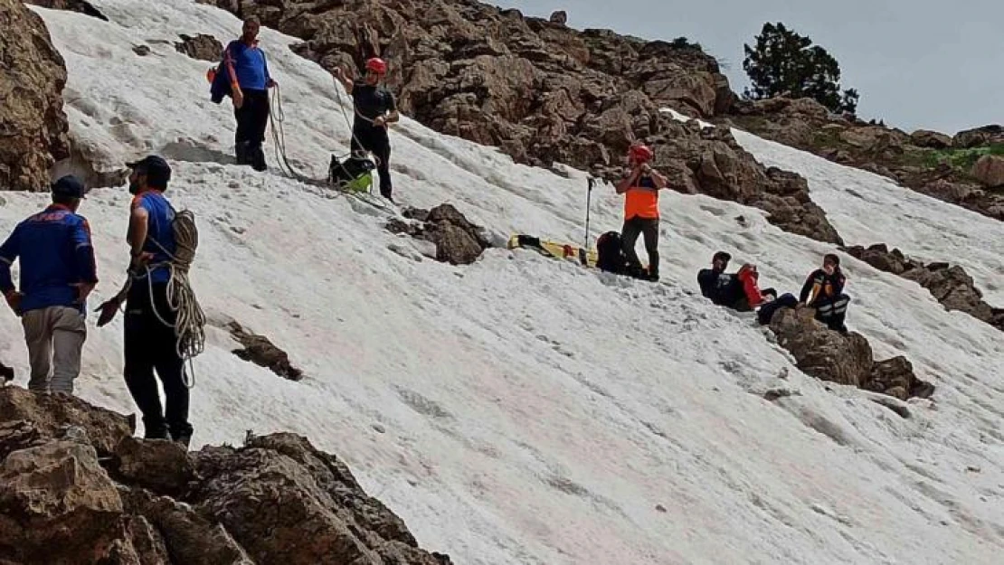 Mantar toplamaya giderken bacağını kıran vatandaşın imdadına AFAD, jandarma ve 112 yetişti