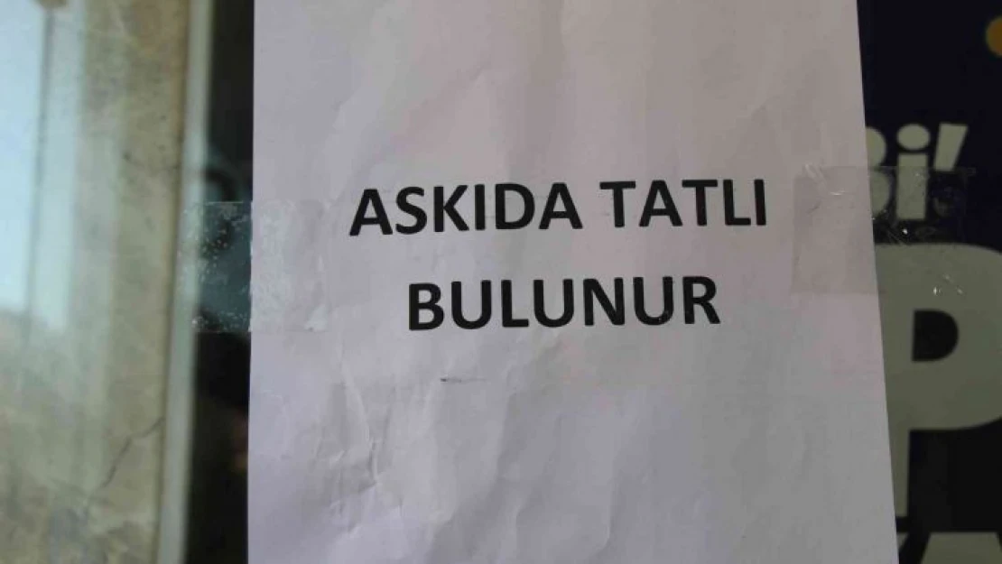 Mardin'de Osmanlı geleneği 'askıda ekmek', 'askıda tatlı' olarak devam ediyor