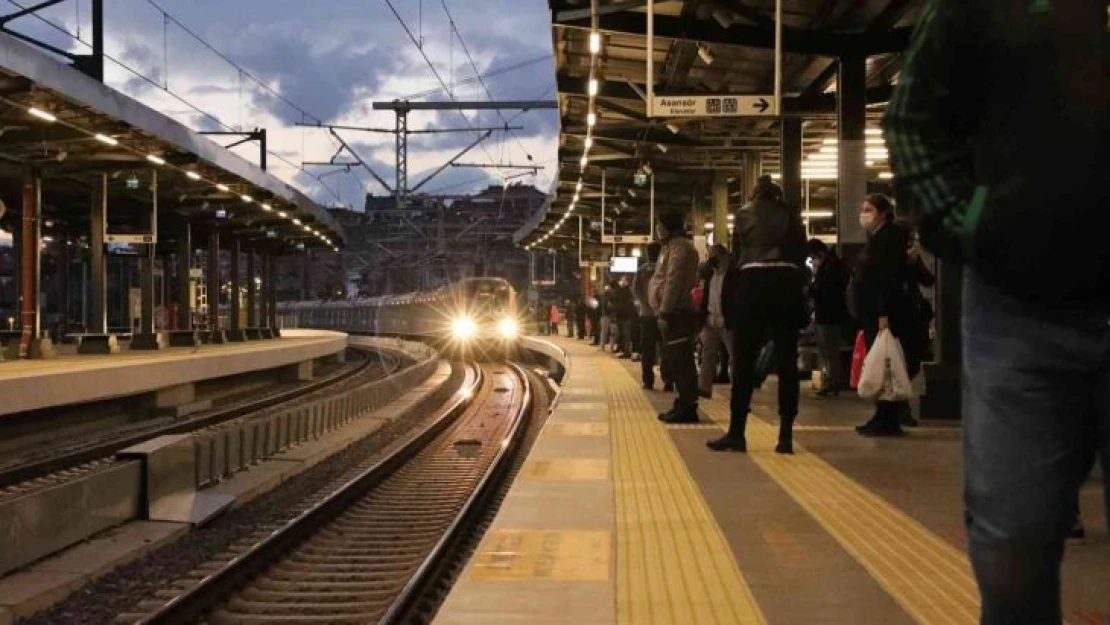 Marmaray, rekor tazeledi bir günde 580 binden fazla yolcu taşındı