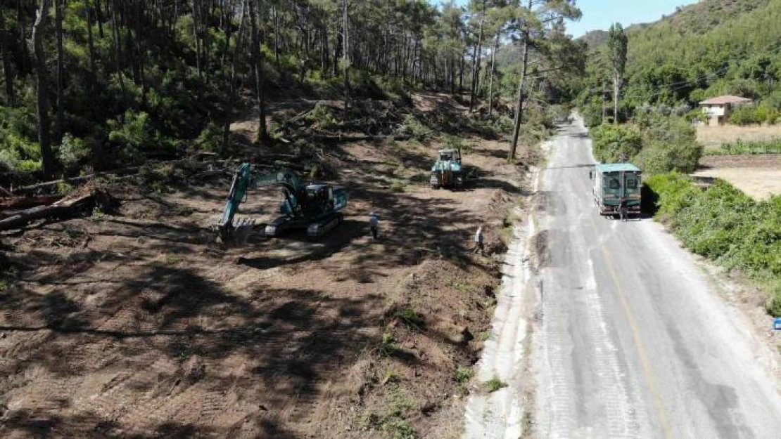 Marmaris'te alev savaşçılarının nöbeti devam ediyor