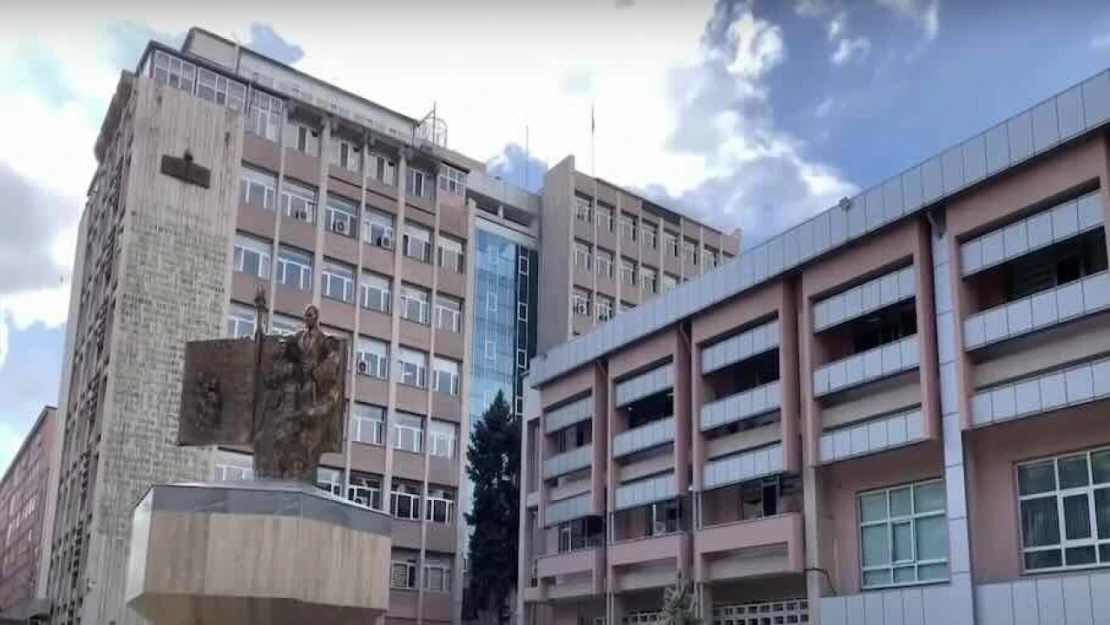 MEB'den Eğitim Sen'in dayatmasına tepki: Müfredat dışı ders verilemez