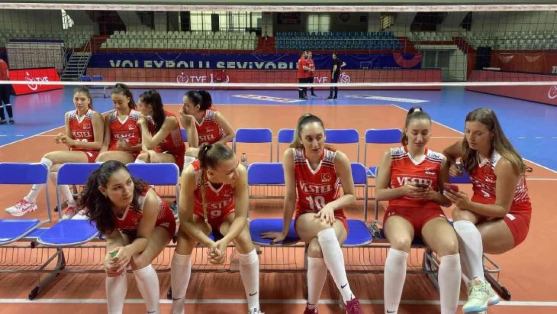 Mehmet Akif Üstündağ: 'FIVB Milletler Ligi'nin final etabı ilk defa Türkiye'de yapılacak'