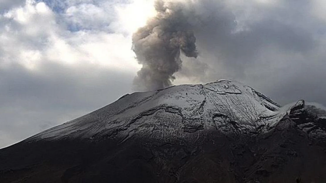 Meksika'daki Popocatepetl Yanardağı'nda son 8 günde üçüncü patlama