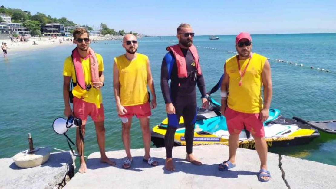 Menekşe Sahili'nde yanan tekneyi jet ski ile söndüren cankurtaran konuştu