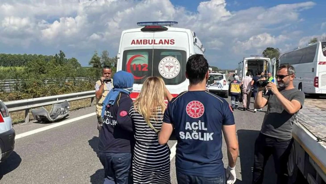 Meraklı sürücüler ambulansa yol vermeyince polis müdahale etti