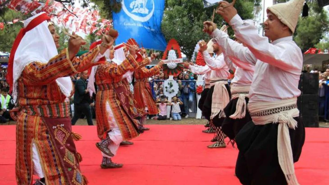 Mersin'de 40 binden fazla Yörük Türkmen Şöleni'nde buluştu