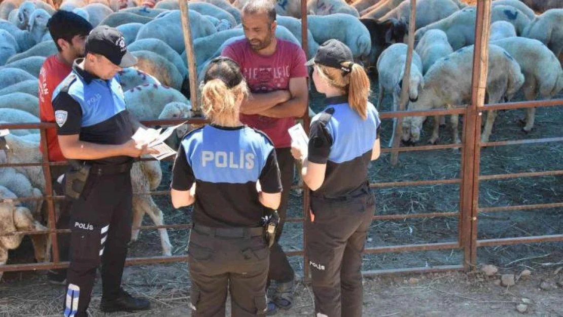 Mersin'de hayvan satıcıları dolandırıcılara karşı bilgilendiriliyor