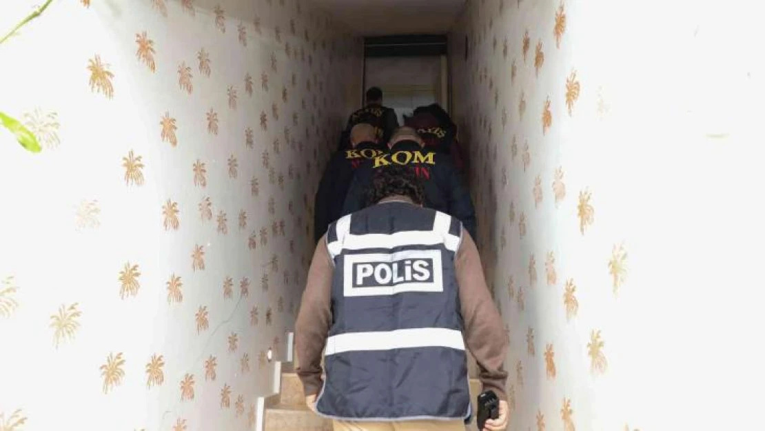 Mersin polisi günübirlik evleri denetledi