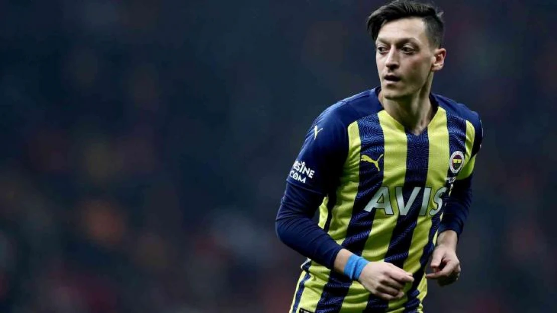 Mesut Özil, Başakşehir'le anlaştı