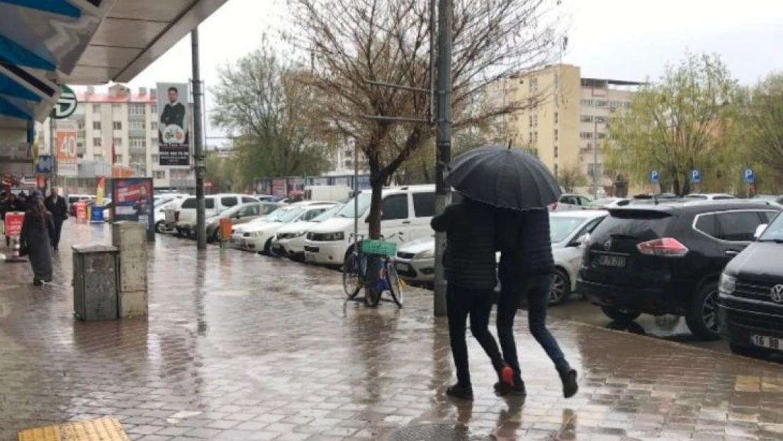 Meteoroloji uyarmıştı, Iğdır'da 'Nisan yağmurları' başladı