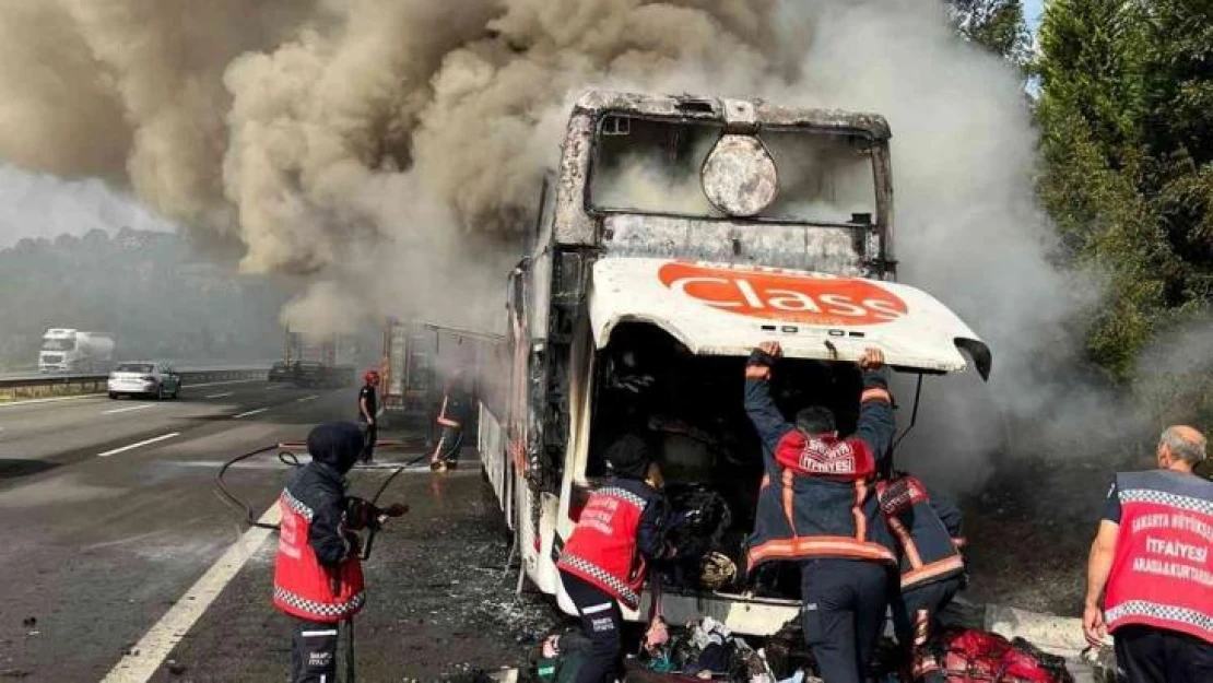 Metro Turizm'e ait içi yolcu dolu otobüs TEM'de alev alev yandı