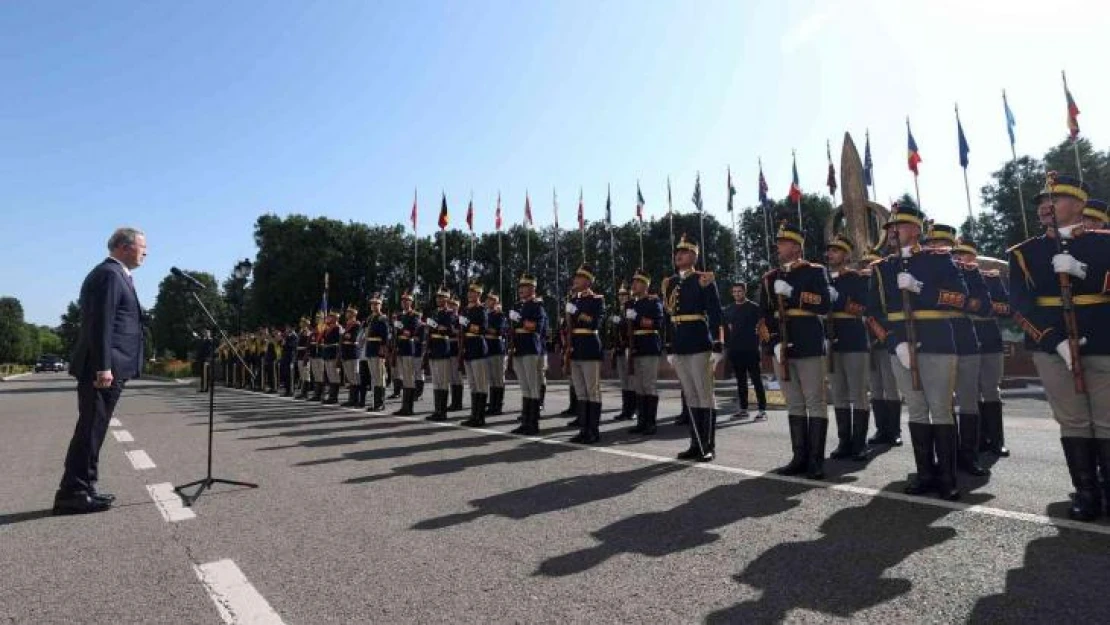 Milli Savunma Bakanı Akar, Romanyalı mevkidaşı Dincu ile görüştü