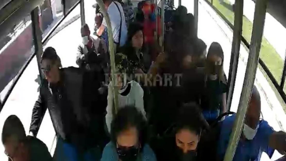 Minibüs ambulansa dönüştü, hastalanan yolcu hastaneye yetiştirildi