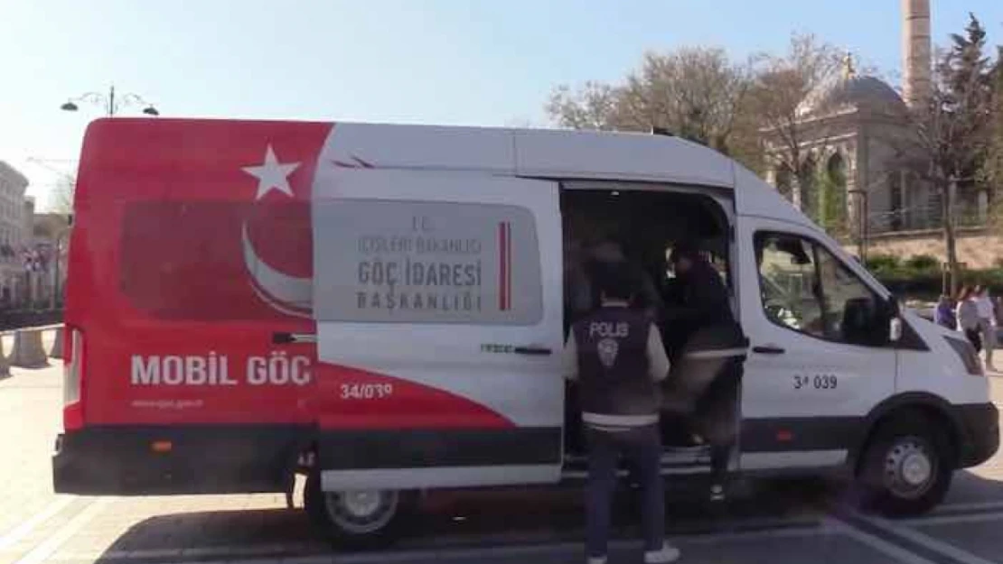 Mobil göç noktası araçlarıyla yürütülen çalışmalarda 1.177 düzensiz göçmen yakalandı