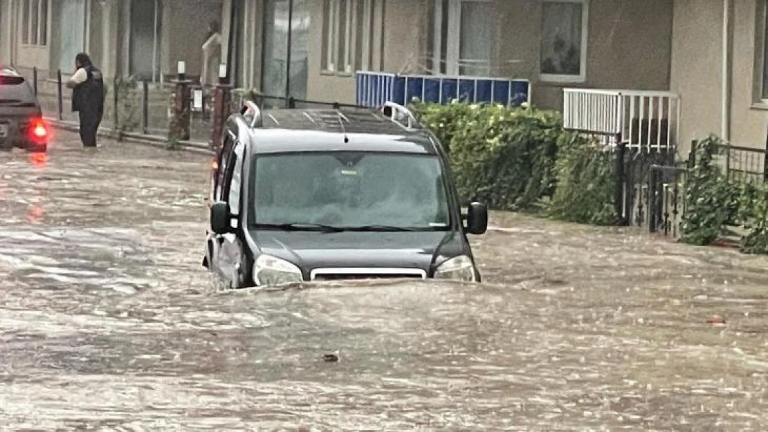 Mudanya'da hayat normale döndü... Selden geriye çamur kaldı