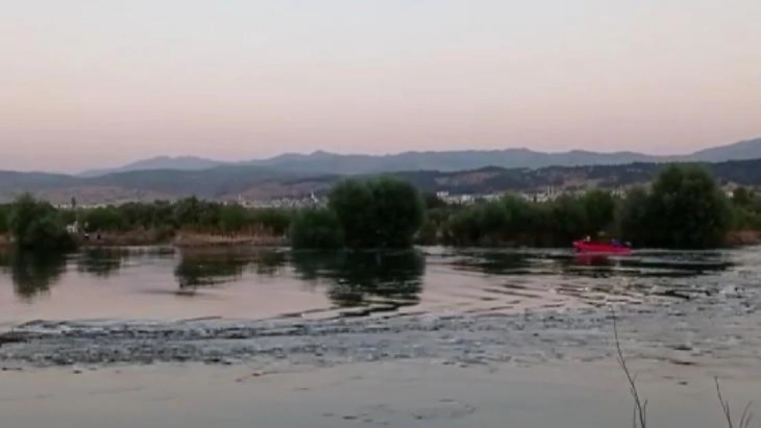 Murat Nehri'nde mahsur kalanları AFAD kurtardı