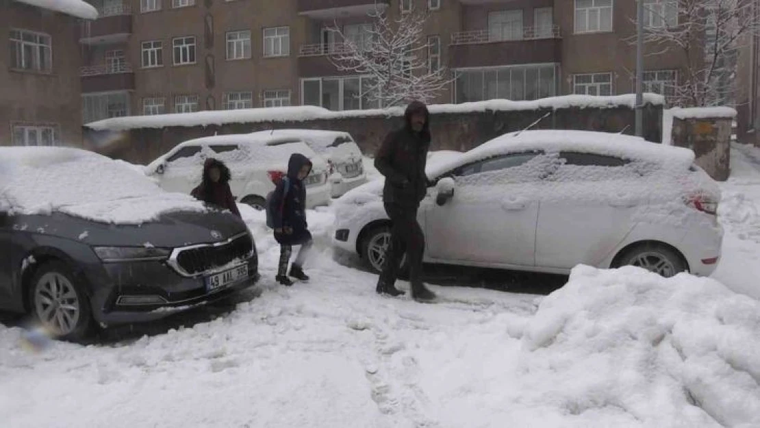 Muş'ta 67 köy yolu ulaşıma kapandı