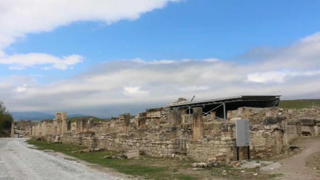 Denizli'deki antik kentte 2 bin yıllık pazar yeri bulundu