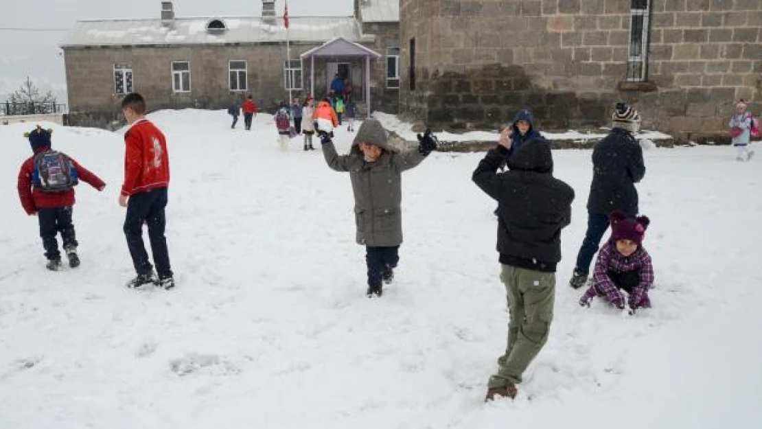 Kars'ta kar yağışı