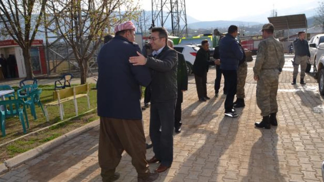 Şemdinli Kaymakamı Öztürk'ten Derecik ziyareti