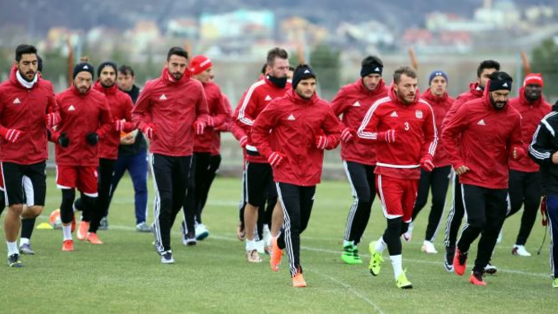 Medicana Sivasspor Teknik Direktörü Bakkal: