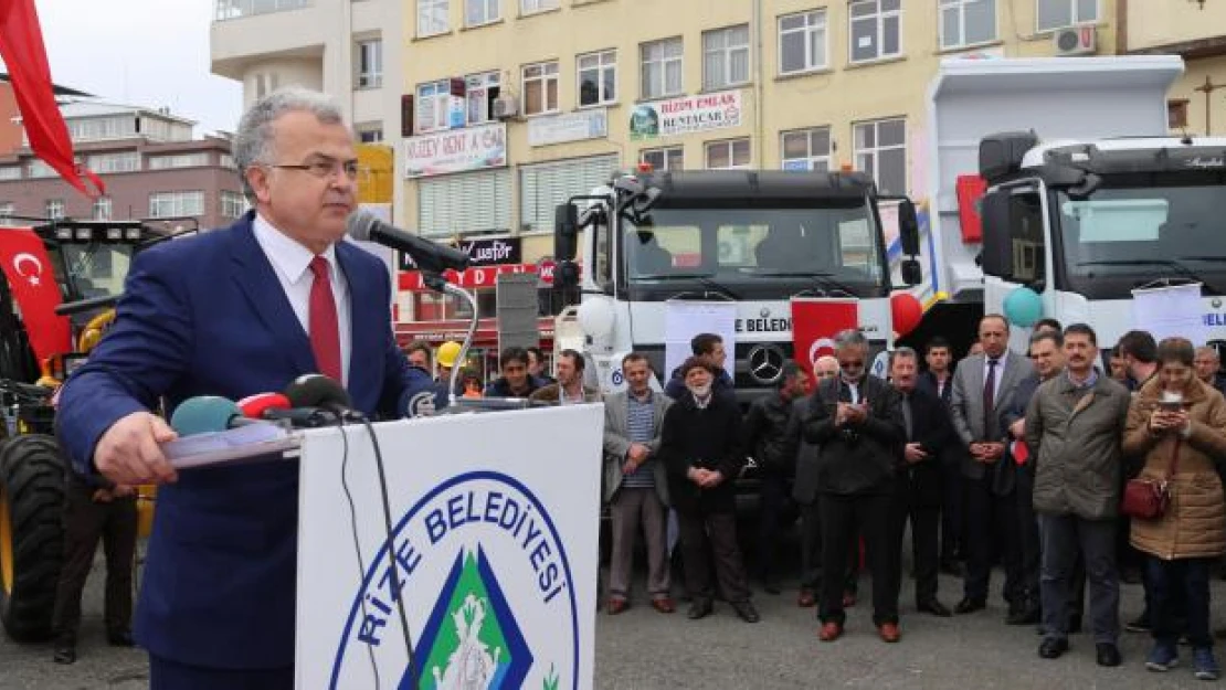 Rize Belediyesi yeni araç filosunu tanıttı