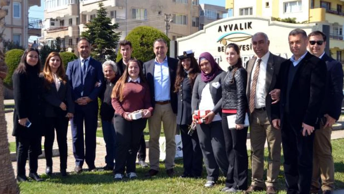 Yazar Yorulmaz, memleketi Ayvalık'ta anıldı