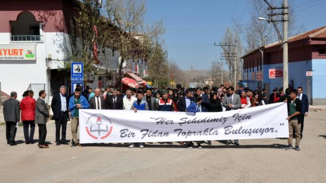 Kırıkkale'de şehitler anısına 350 fidan toprakla buluşturuldu