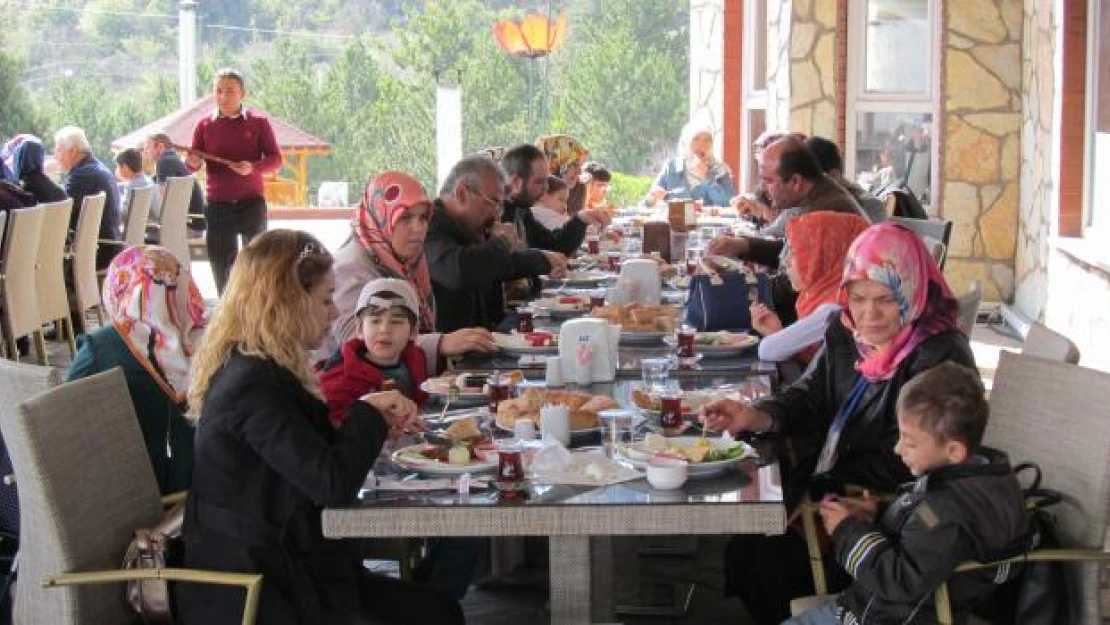 Turhal'da yetimler için program düzenlendi