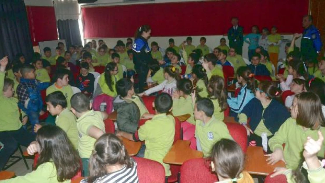 Sinop'ta öğrencilere polislik mesleği tanıtıldı 