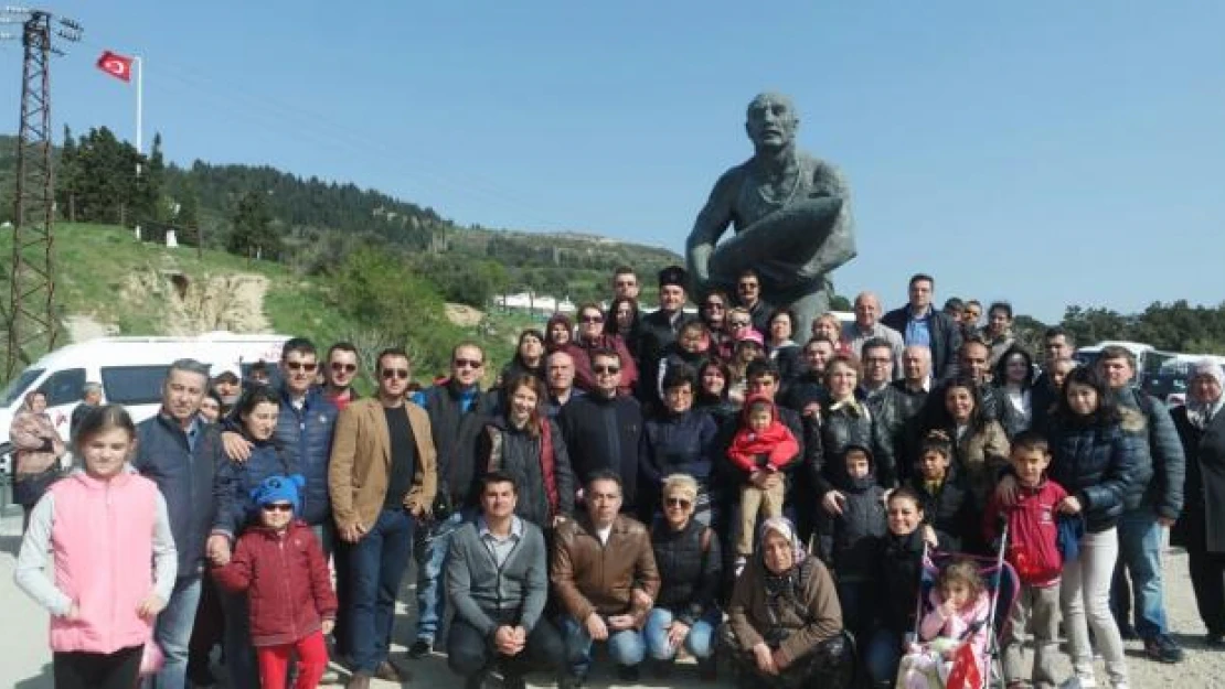 Tüm Yerel-Sen'den Çanakkale Şehitliğine ziyaret 