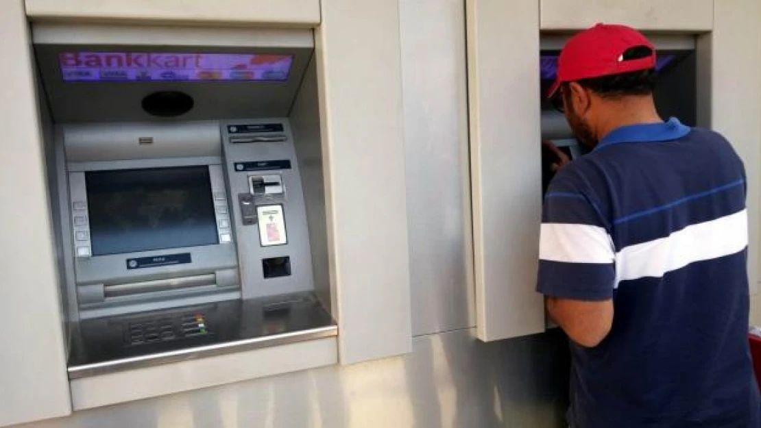 Salihli'de ATM cihazında kamera düzeneği bulundu
