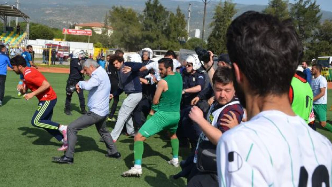 Çine Madranspor-Dersimspor maçında olay çıktı: 2 yaralı